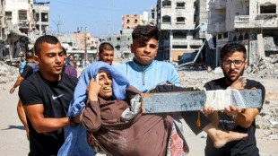 Civilians flee Gaza's Jabalia in tightening Israeli siege