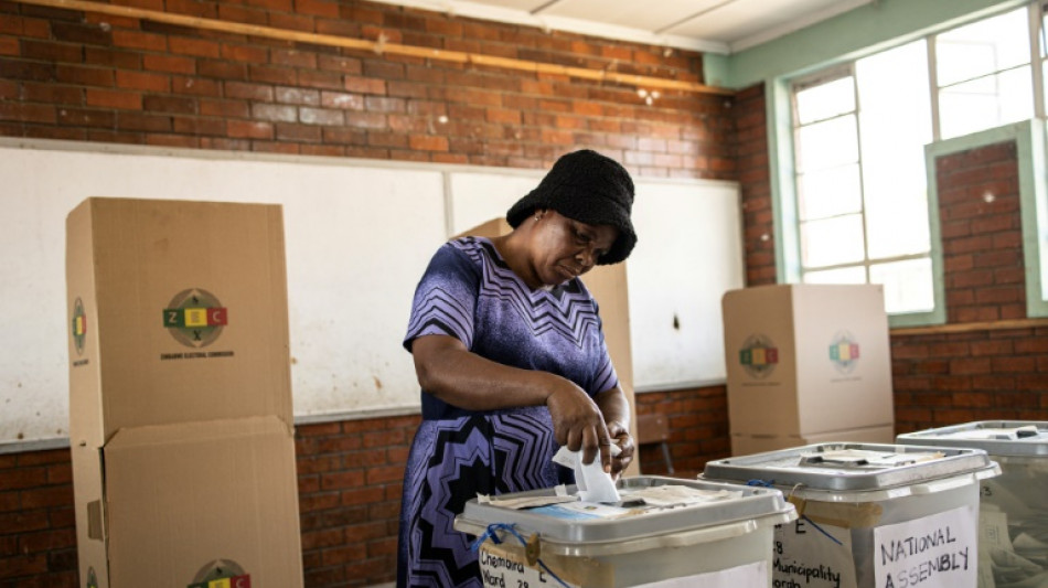 Elections au Zimbabwe: vote prolongé, l'opposition dénonce des fraudes