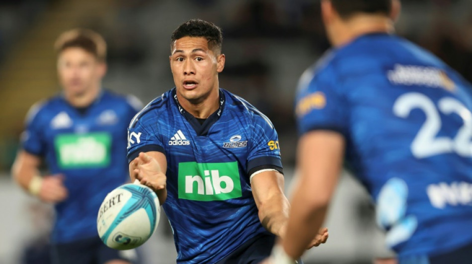 Blues and Chiefs book Super Rugby semi-final berths