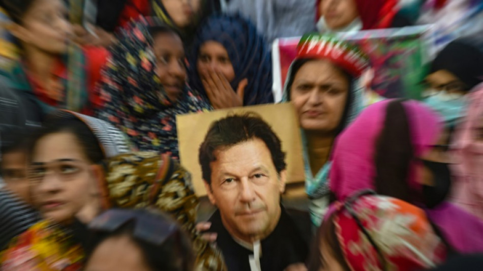 Pakistan: l'ex-Premier ministre Khan en détention provisoire, envoi de soldats au Pendjab