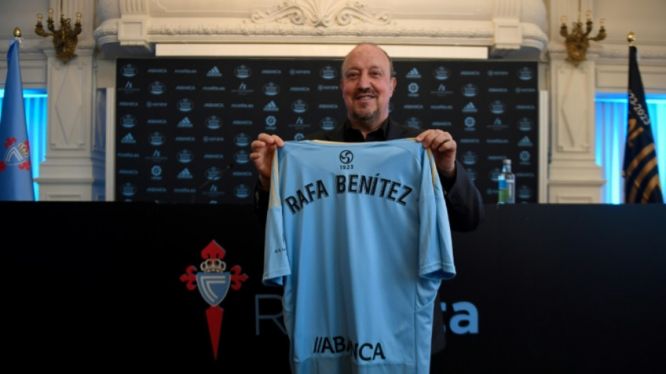 Rafa Benítez é apresentado oficialmente como técnico do Celta