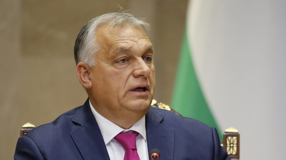 Orban, per fermare i migranti occorre ribellarsi ai giudici