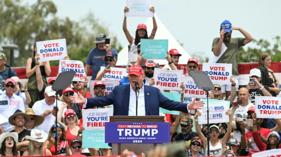 Trump ganha recepção calorosa de congressistas republicanos ao retornar a Washington