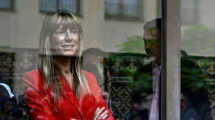 La esposa del presidente del gobierno de España se querella a su vez contra el juez que la investiga