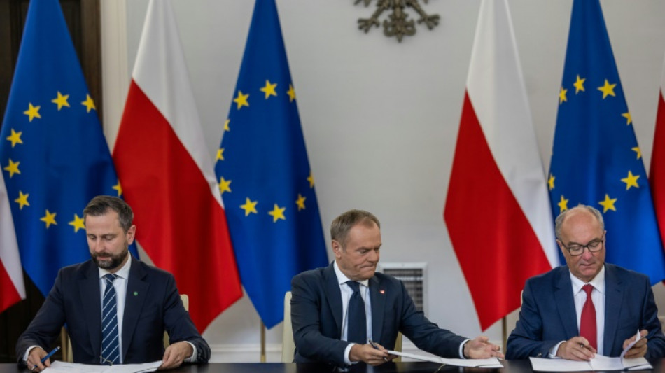 Pologne: les forces pro-européennes marquent leur première victoire au Parlement