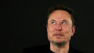 Musk presenta "Grok", el nuevo chatbot con IA que se enlaza con X