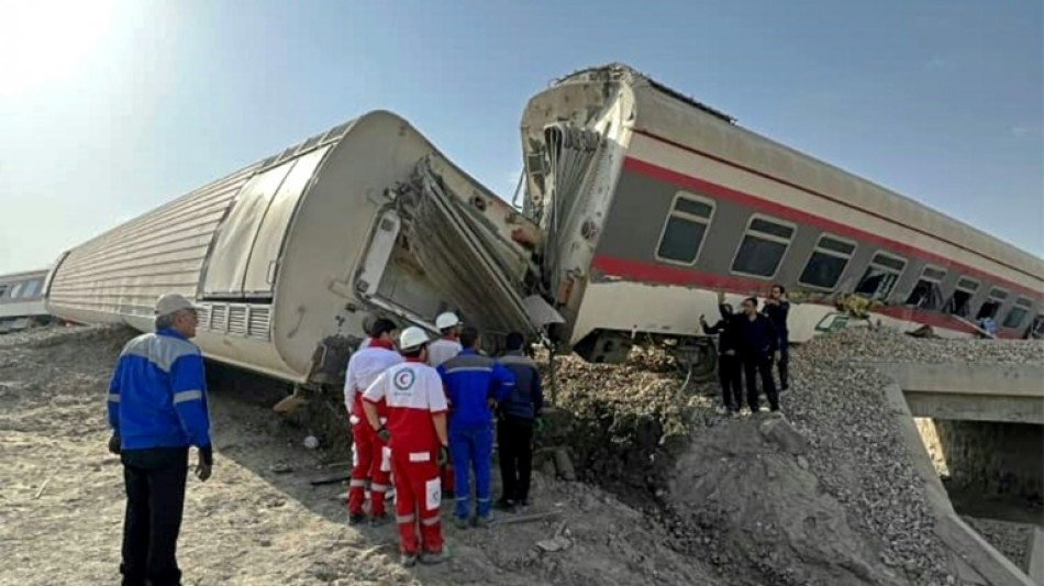 Al menos 21 muertos en un accidente de tren en Irán