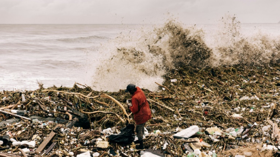 S.Africa deluge easing but flood emergency lingers  