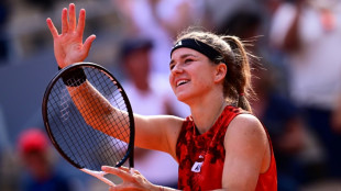 Muchova bate Sabalenka e se classifica para a final de Roland Garros