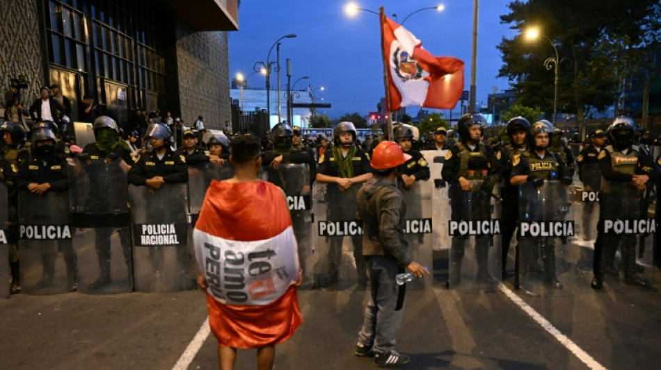 Pérou: nouveau refus du Parlement, les manifestations se poursuivent