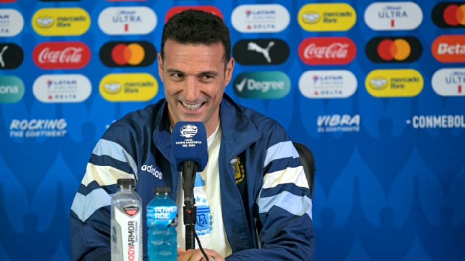 'Vamos tentar fazer com que Messi jogue' contra o Equador, diz Scaloni
