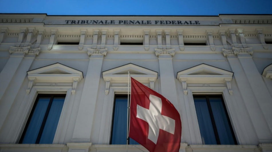 Tentative d'égorgement en Suisse: au procès, la défense réfute le terme de "terrorisme"