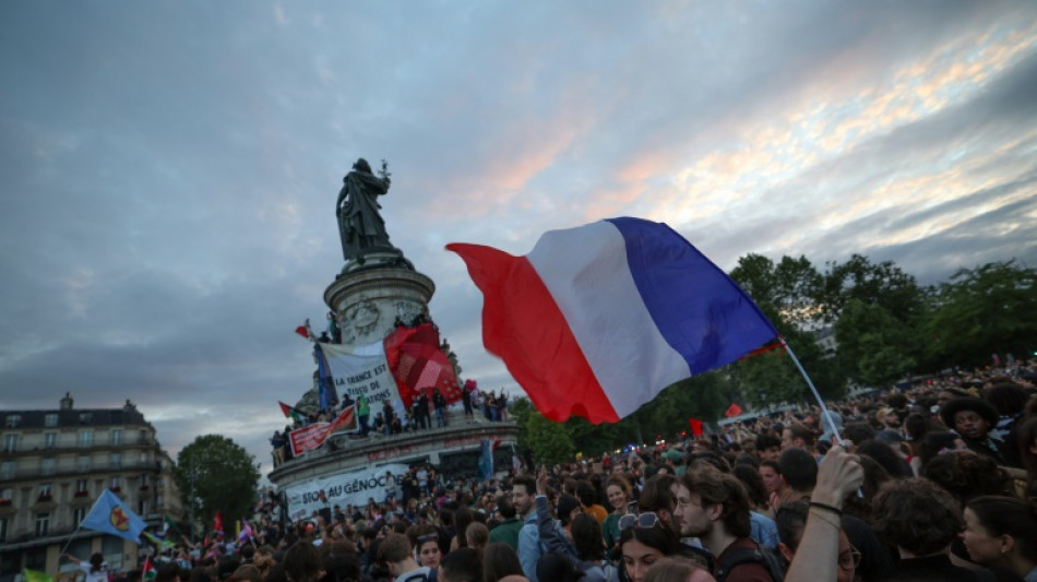 Esquerda frea extrema direita nas eleições legislativas francesas