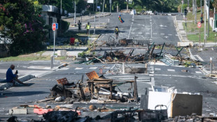 Nouvelle-Calédonie: premières évacuations de touristes en vue