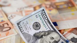 L'euro atteint un nouveau plancher depuis 20 ans face au dollar, sous les 0,99 dollar