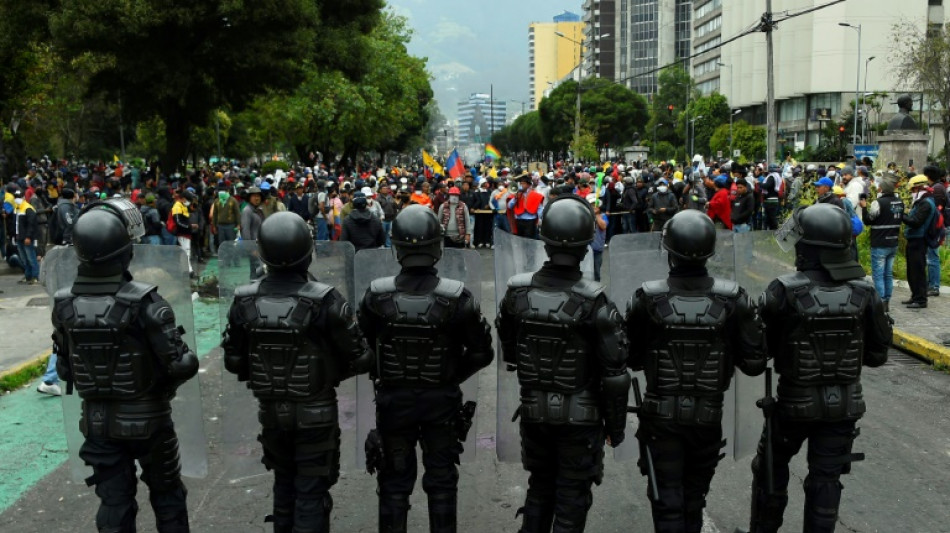 Government, Indigenous Ecuadorans dig in heels on day 10 of protests