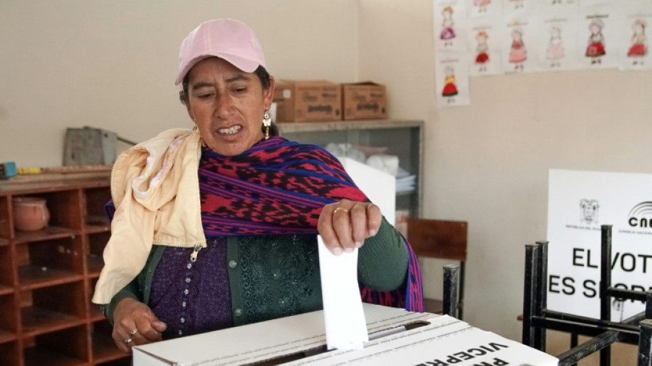 Equateur: Les bureaux de vote ont fermé, duel présidentiel dans l'ombre du narcotrafic