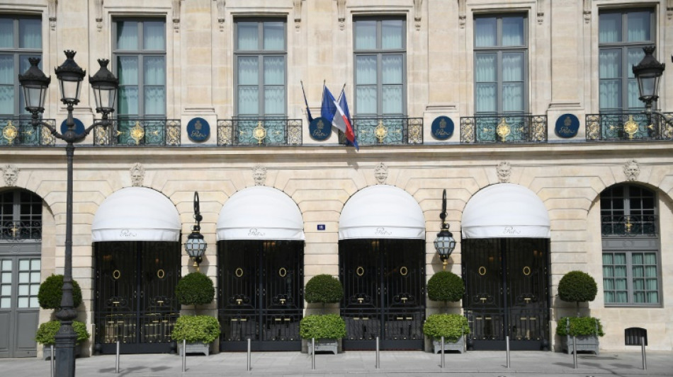 El hotel Ritz de París halla el desaparecido anillo de una clienta en un aspirador