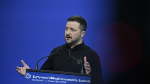 Zelensky, lanciati contro di noi 120 missili e 90 droni