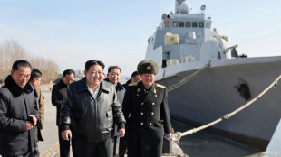 Corée du Nord: Kim inspecte des navires militaires, les préparatifs de guerre s'intensifient