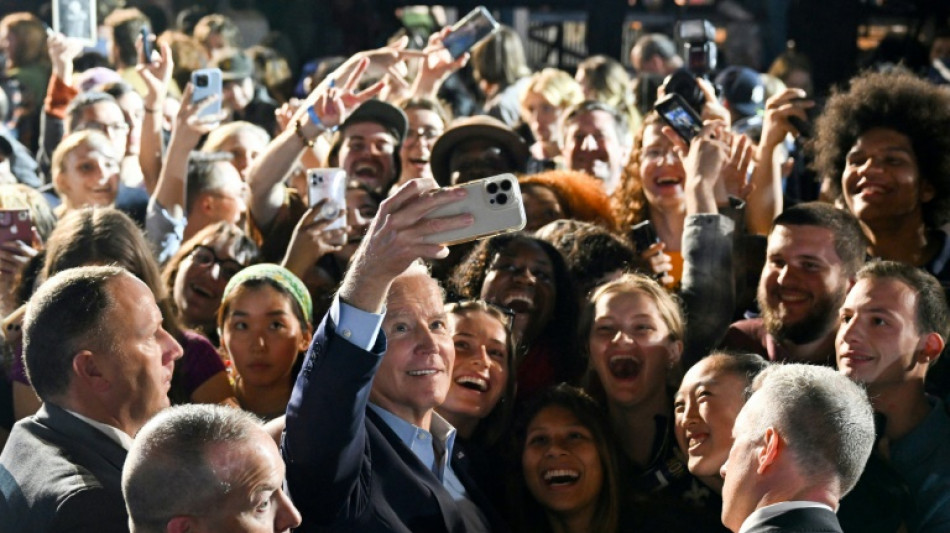 Menacé d'une déferlante républicaine, Biden essaie de mobiliser ses troupes