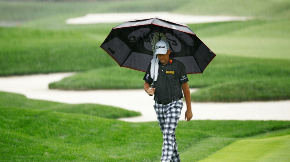 Fleetwood, Hoge lead as weather wreaks havoc at Players