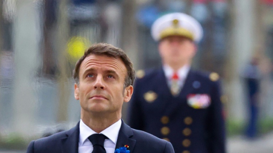 Macron commémore le 8 mai sur des Champs-Elysées quasi vides, avant l'hommage à Jean Moulin à Lyon 