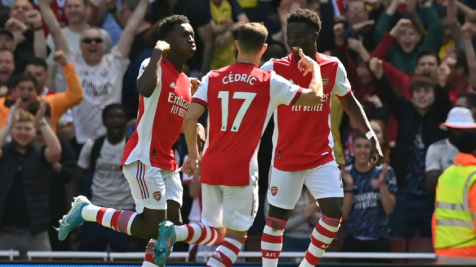 Arsenal boost top four bid as Leeds slump into relegation zone