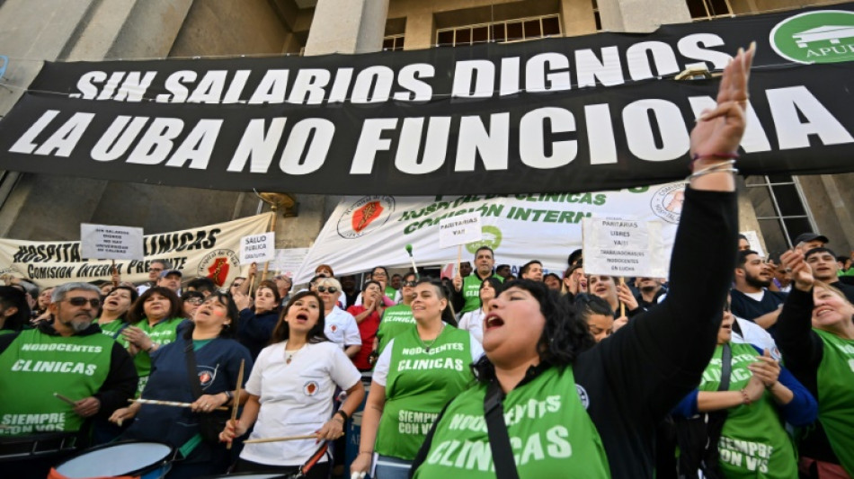 Milei veta lei do orçamento universitário após protestos na Argentina