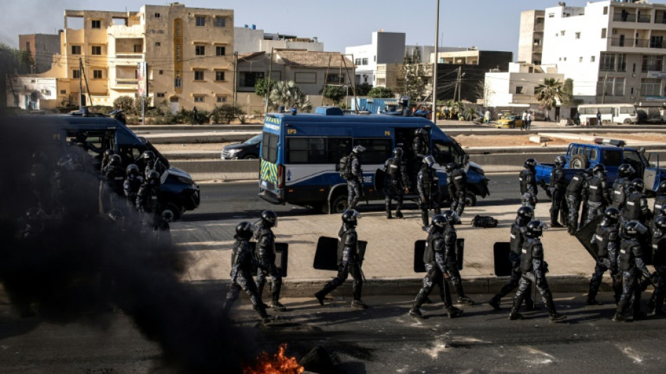 Crise au Sénégal: heurts devant l'Assemblée avant un débat crucial