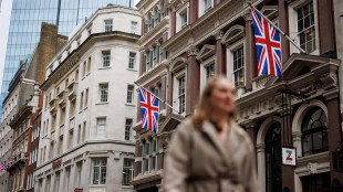 Borsa: l'Europa apre incerta, bene Londra (+0,6%)