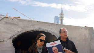 A Tel-Aviv, un tunnel et un rassemblement pour se sentir proche des otages à Gaza