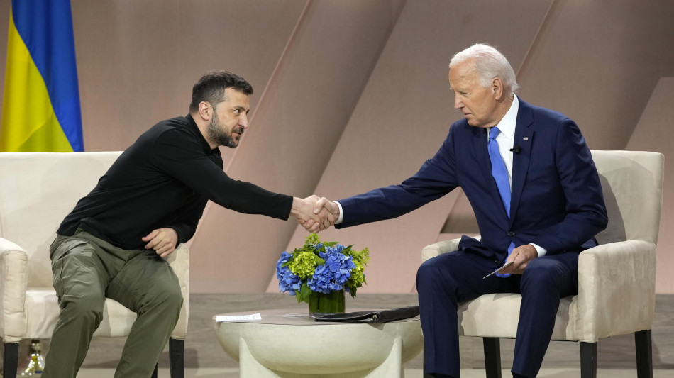 Biden chiama Zelensky, 'nuovi aiuti all'Ucraina'