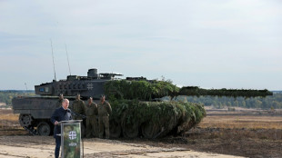 Scholz reverses roles on tanks for Ukraine