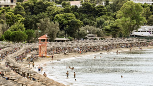 Grécia intensifica controles pressionada por movimento 'praias livres'