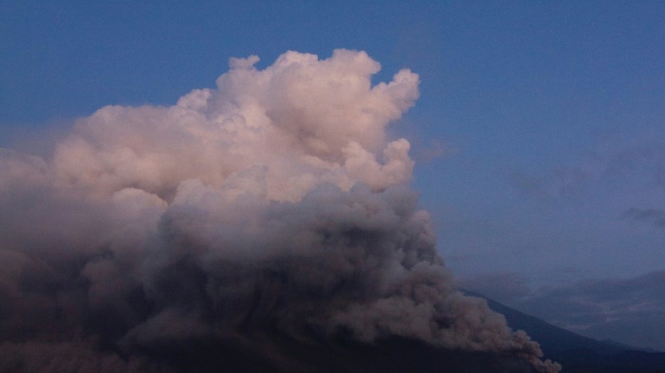 Alerta máxima en Indonesia por la erupción del volcán del Monte Semeru