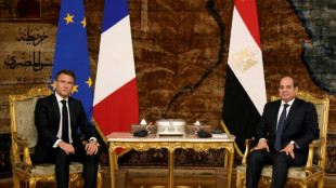 Macron plaide pour relancer le processus de paix à Amman et au Caire