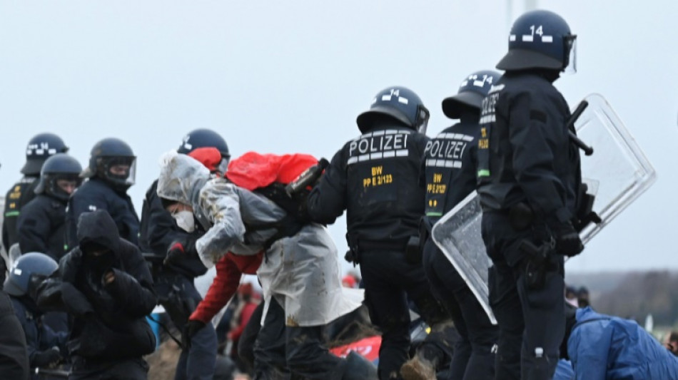 Allemagne: 70 policiers blessés dans une manifestation contre l'extension d'une mine de charbon