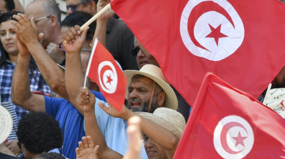 Major Tunisia party urges boycott of constitution vote