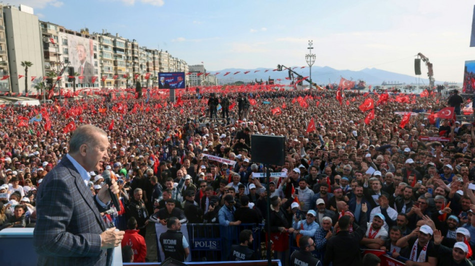 Erdogan, rival draw vast crowds ahead of May 14 vote