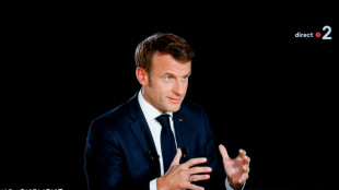 Ukraine: Macron appelle Poutine à "revenir" à la négociation, promet des systèmes anti-aériens à Kiev