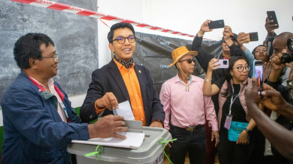 Madagascar: Andry Rajoelina réélu président au premier tour