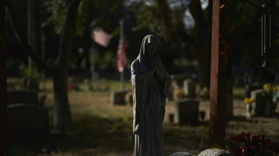 Anonymous graves mark the end of the line for migrants at US border