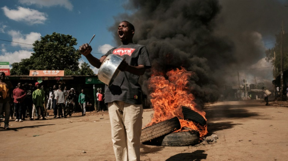 Policía de Kenia dispara gases lacrimógenos contra una manifestación no autorizada