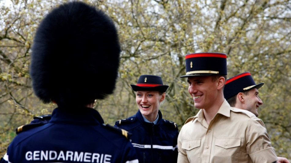 Entre l'Elysée et Buckingham, relève de la garde croisée pour célébrer 120 ans d'Entente cordiale