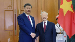 Xi en visite d'Etat au Vietnam pour contrer l'influence américaine