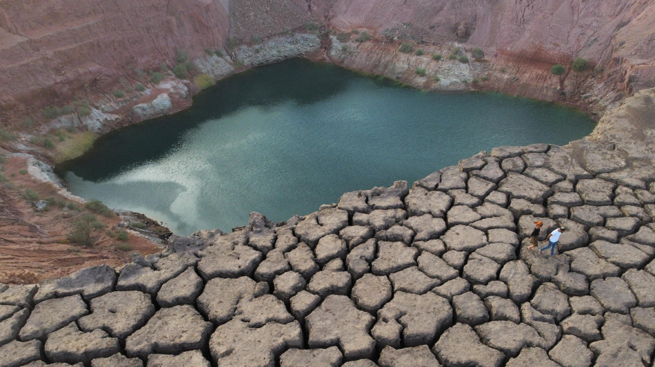 Tecnologia per estrarre acqua dall'aria dei deserti