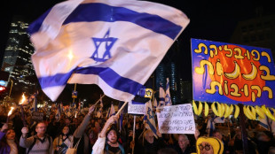 Des milliers d'Israéliens manifestent contre une réforme judiciaire controversée