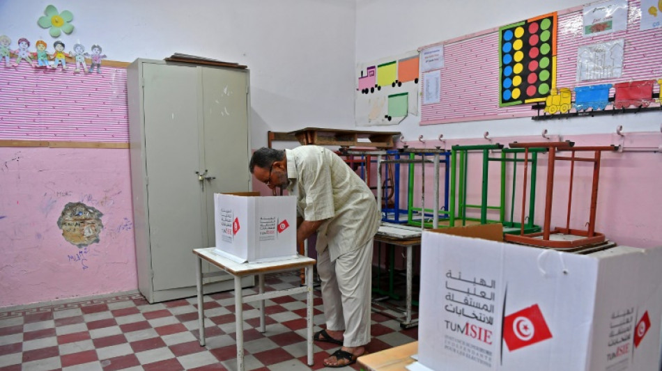 Les Tunisiens votent sur une Constitution suscitant la controverse