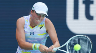 Swiatek stretches win streak to 18 at Billie Jean King Cup